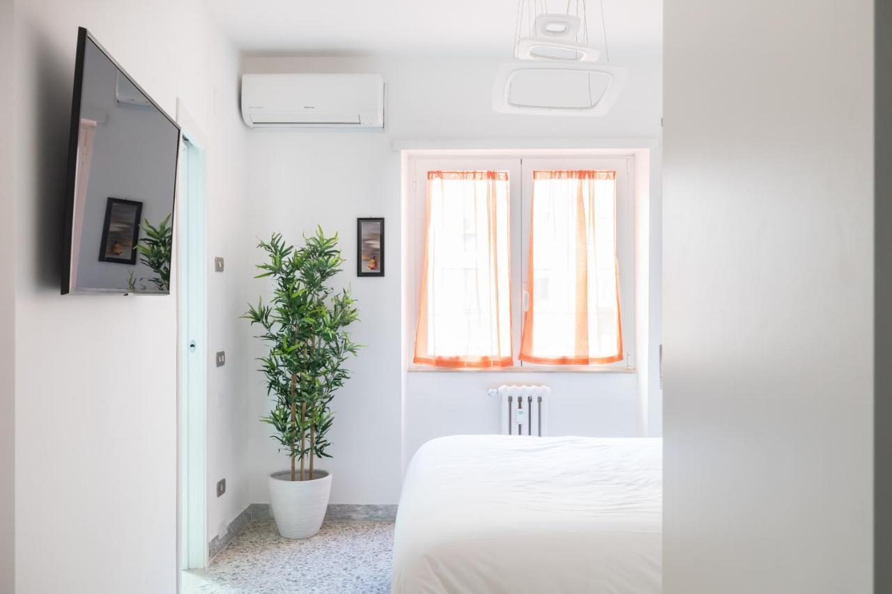Amoretti Apartment, 6 Persone, 3 Camere, 2 Bagni, Balcone, Wi-fi, Metro B Monti Tiburtini Appartement *