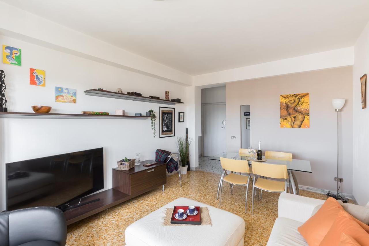 Amoretti Apartment, 6 Persone, 3 Camere, 2 Bagni, Balcone, Wi-fi, Metro B Monti Tiburtini Appartement Rome