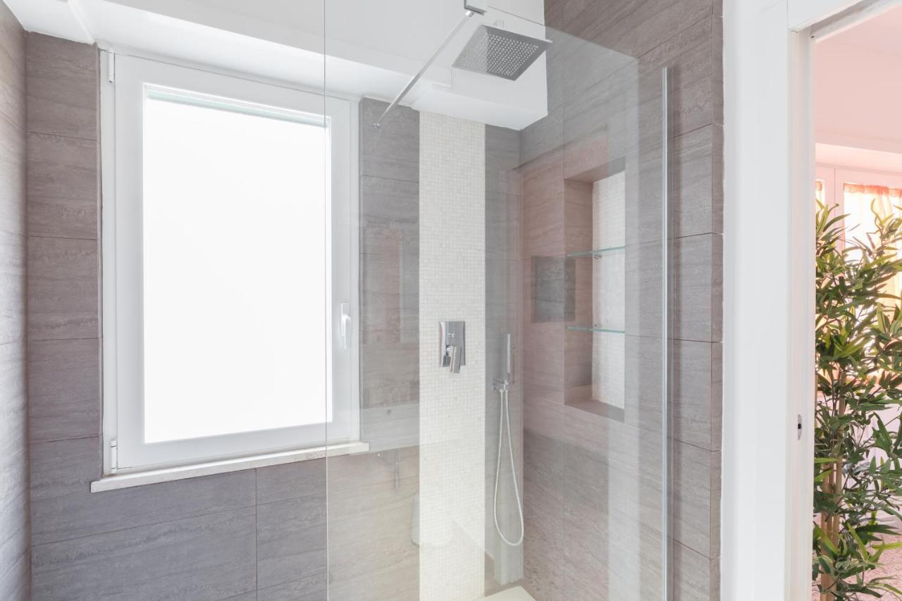 Amoretti Apartment, 6 Persone, 3 Camere, 2 Bagni, Balcone, Wi-fi, Metro B Monti Tiburtini Appartement *